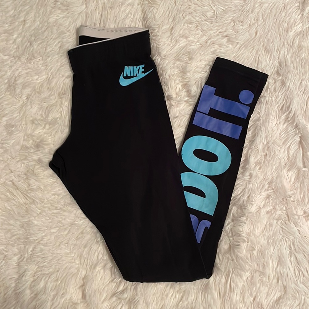 Black NIKE Leggings